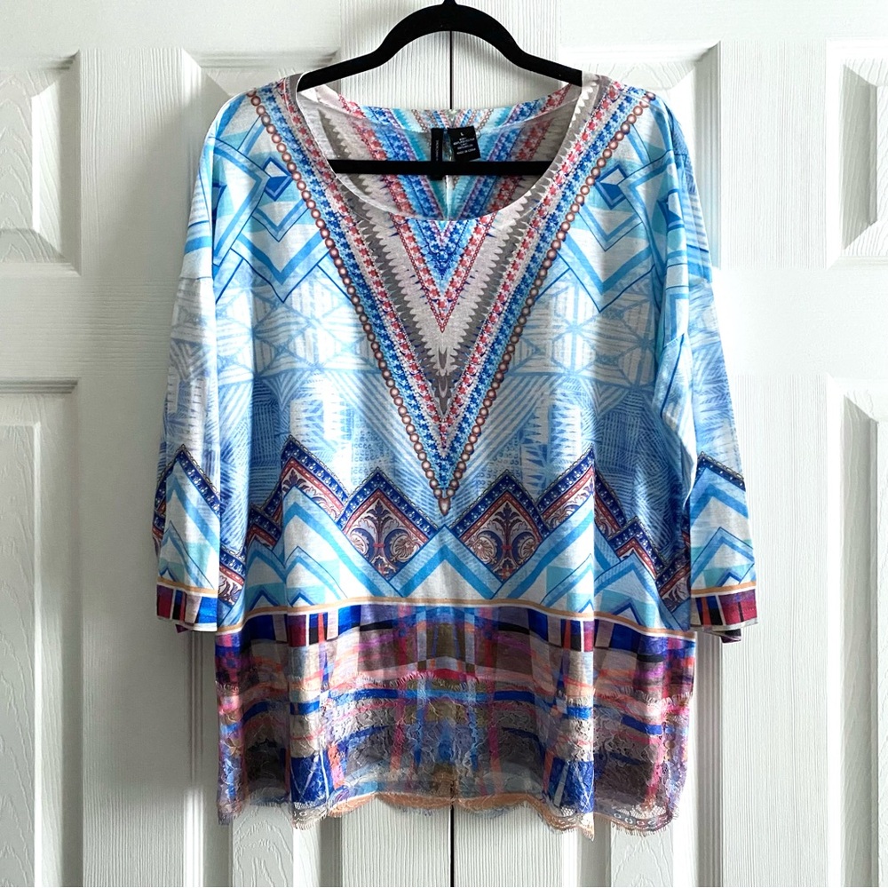 NEW DIRECTIONS GEOMETRIC PATTERNED LACE TRIM TOP Colorful Blue White L